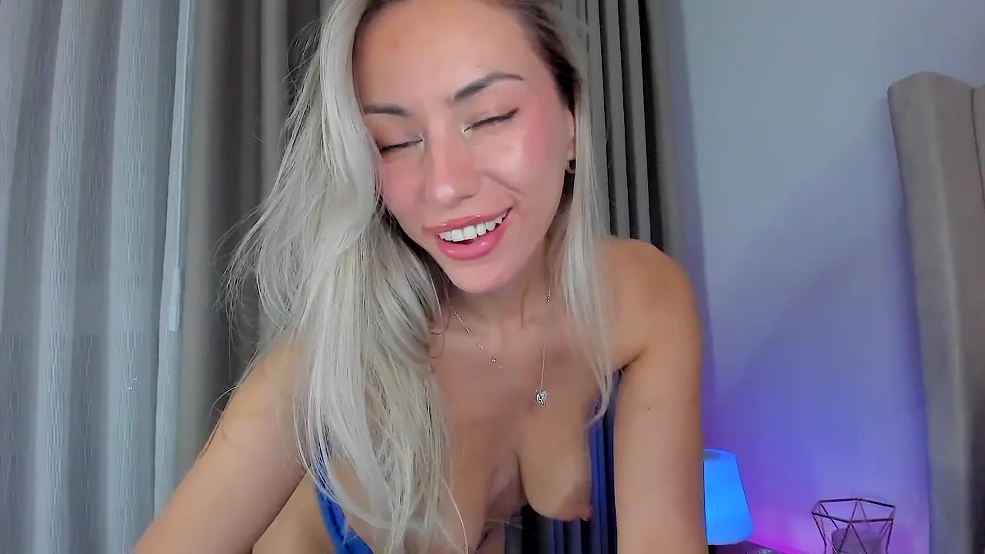 Gallery image thumbnail from SweetMar23's myfreecams stream on, 03/09/2026, 04:28 image 13 of 20