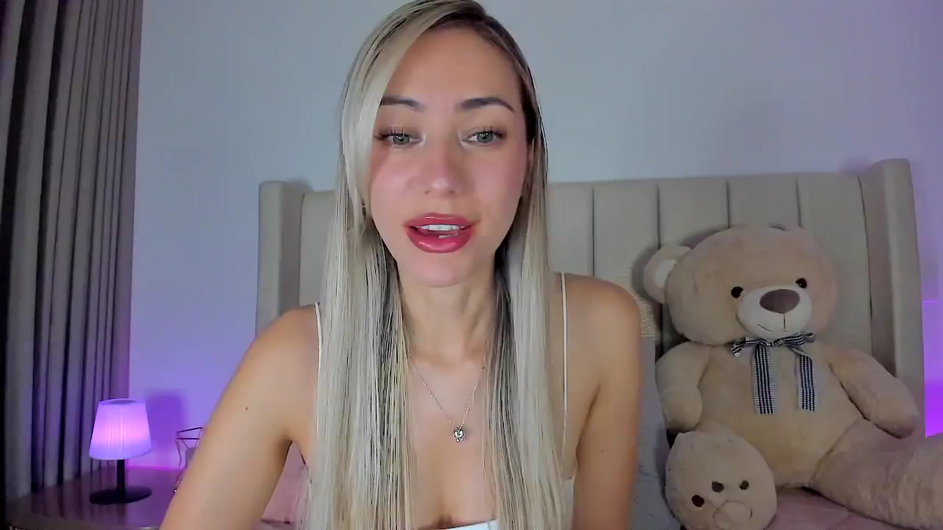 Gallery image thumbnail from SweetMar23's myfreecams stream on, 03/15/2026, 03:43 image 8 of 20