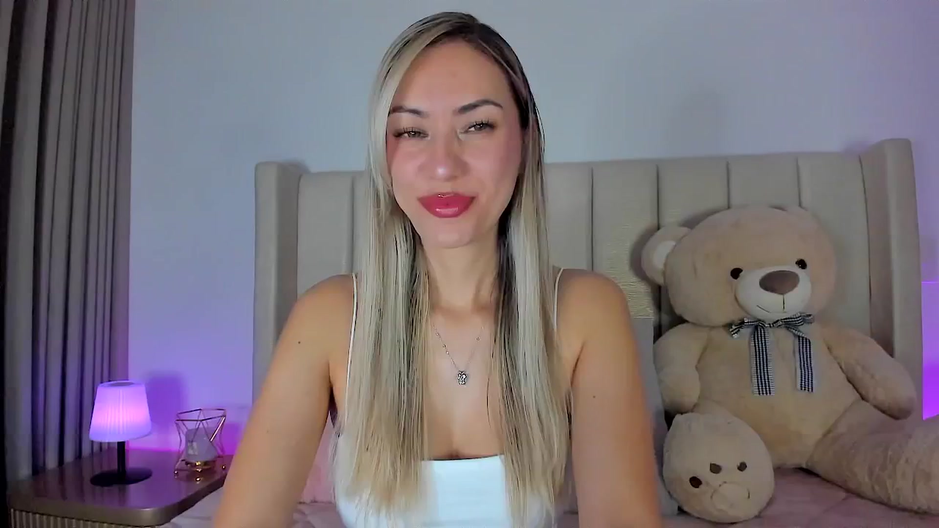 Gallery image thumbnail from SweetMar23's myfreecams stream on, 03/15/2026, 03:43 image 7 of 20