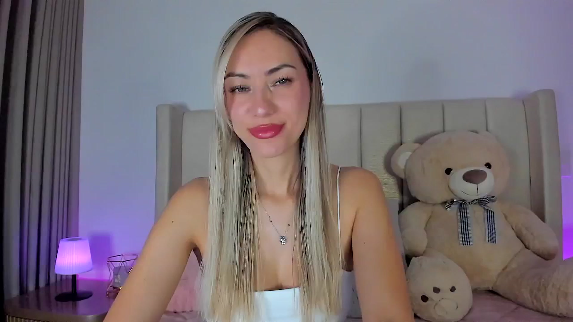 Gallery image thumbnail from SweetMar23's myfreecams stream on, 03/15/2026, 03:43 image 13 of 20