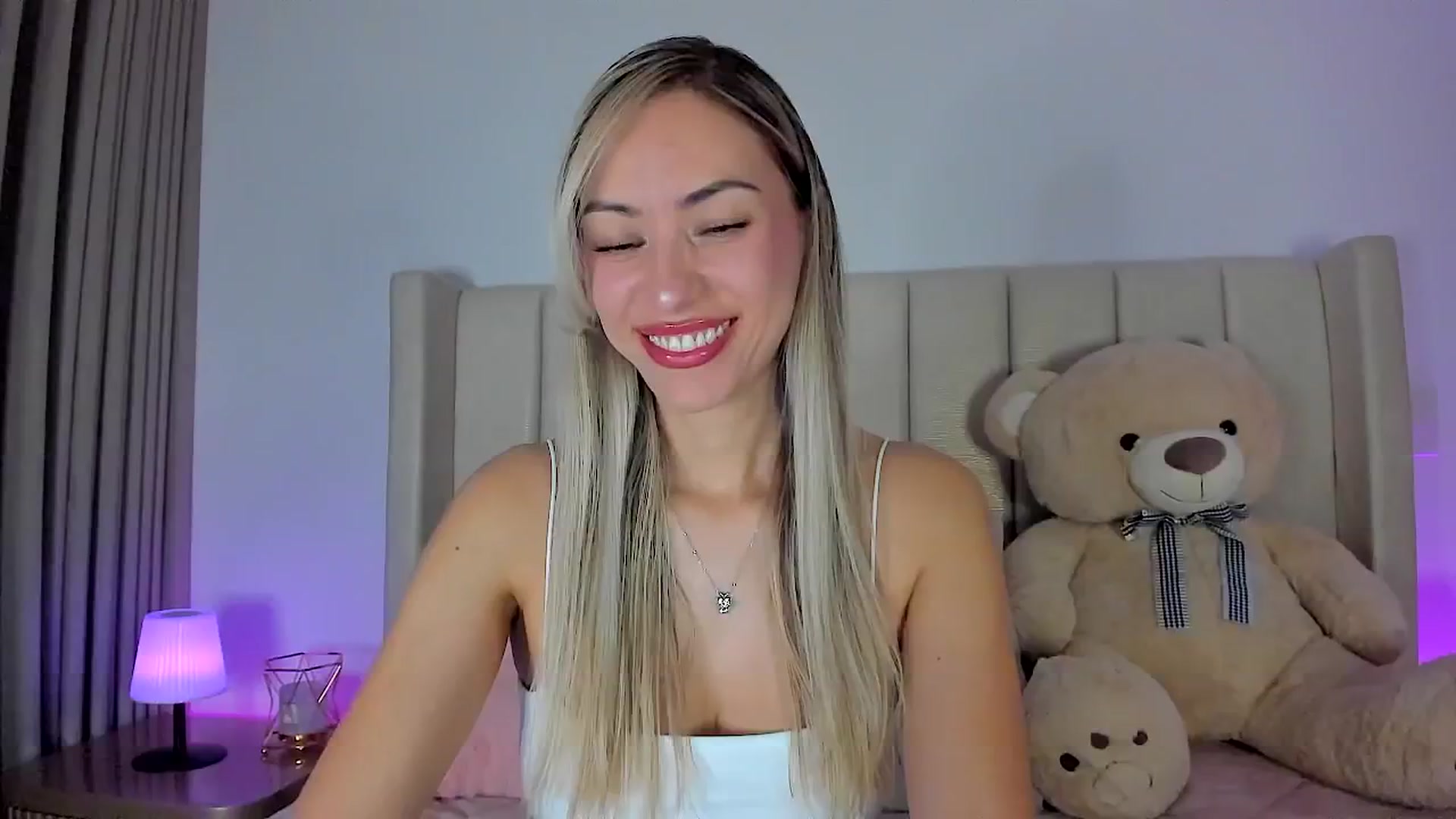 Gallery image thumbnail from SweetMar23's myfreecams stream on, 03/15/2026, 03:43 image 3 of 20