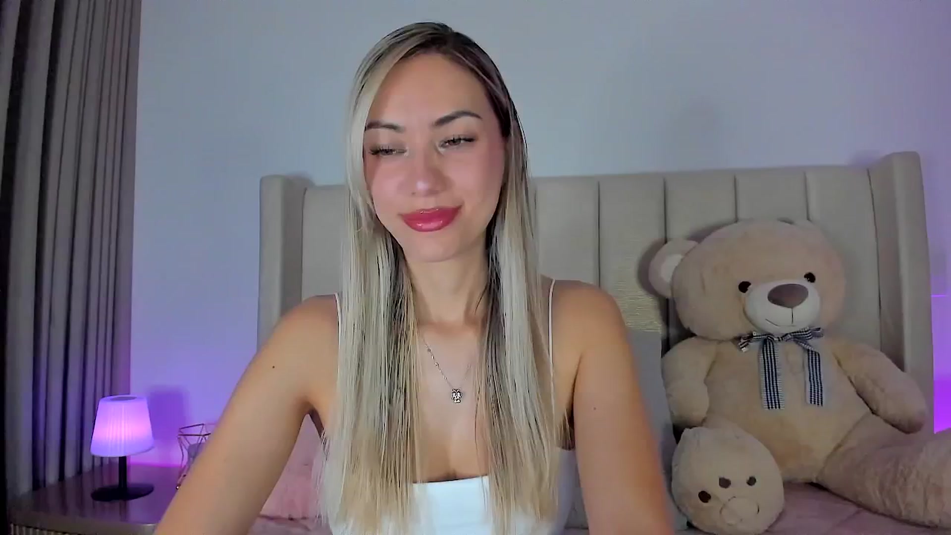 Gallery image thumbnail from SweetMar23's myfreecams stream on, 03/15/2026, 03:43 image 10 of 20