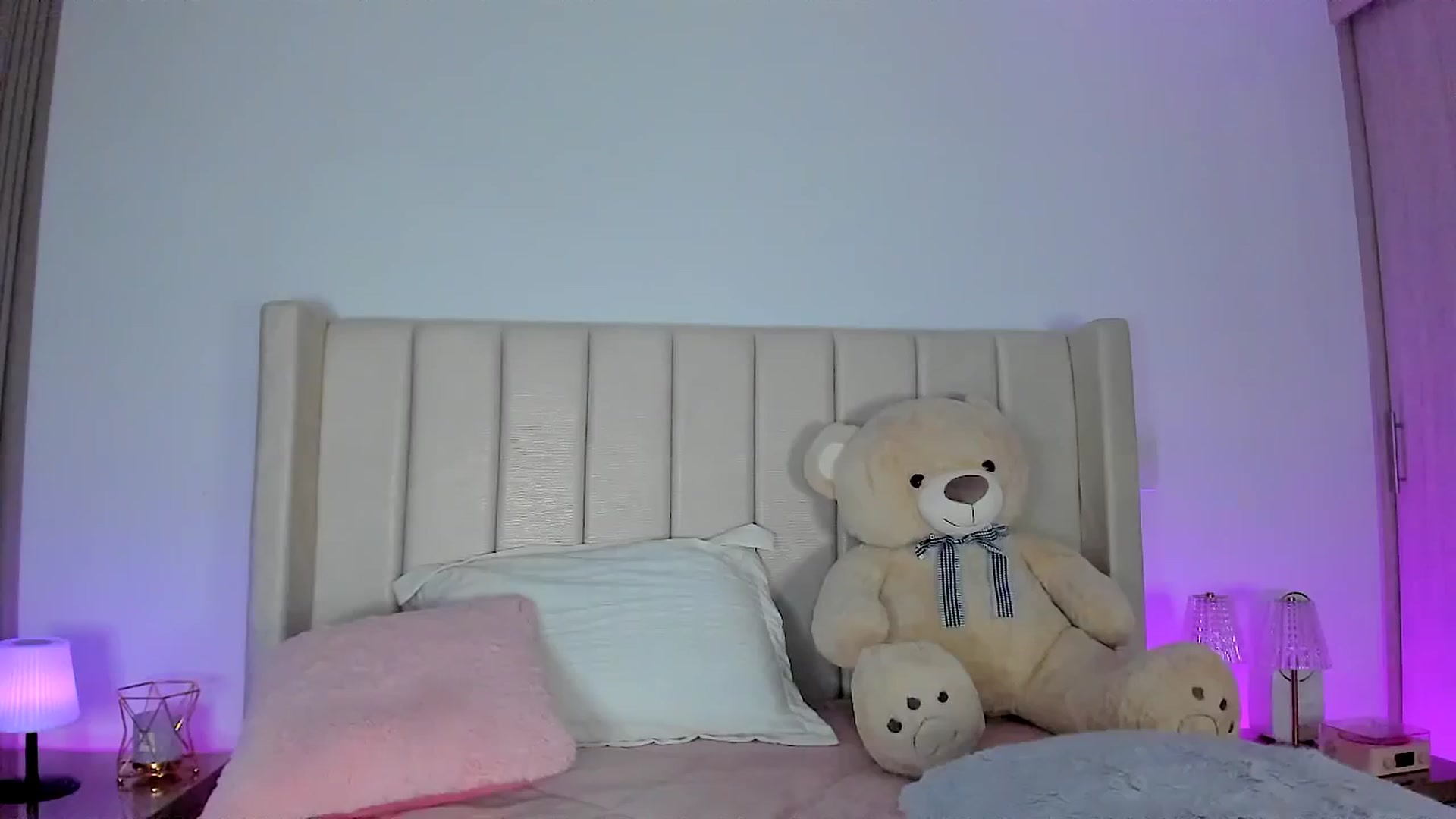 Gallery image thumbnail from SweetMar23's myfreecams stream on, 03/15/2026, 05:16 image 6 of 20