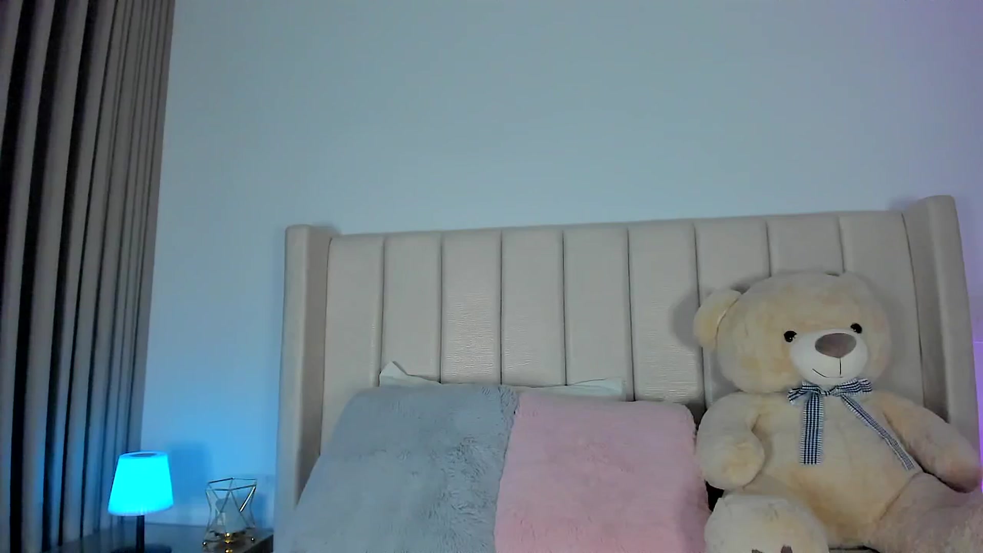 Gallery image thumbnail from SweetMar23's myfreecams stream on, 04/03/2026, 05:03 image 9 of 20