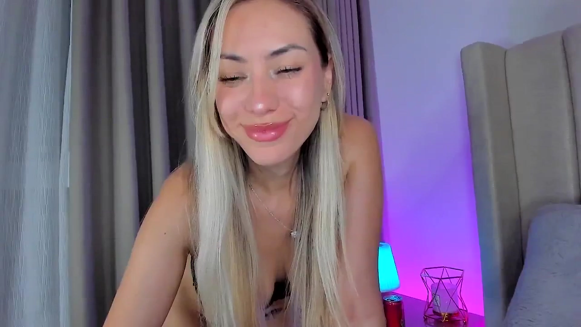Gallery image thumbnail from SweetMar23's myfreecams stream on, 04/05/2026, 06:06 image 8 of 20