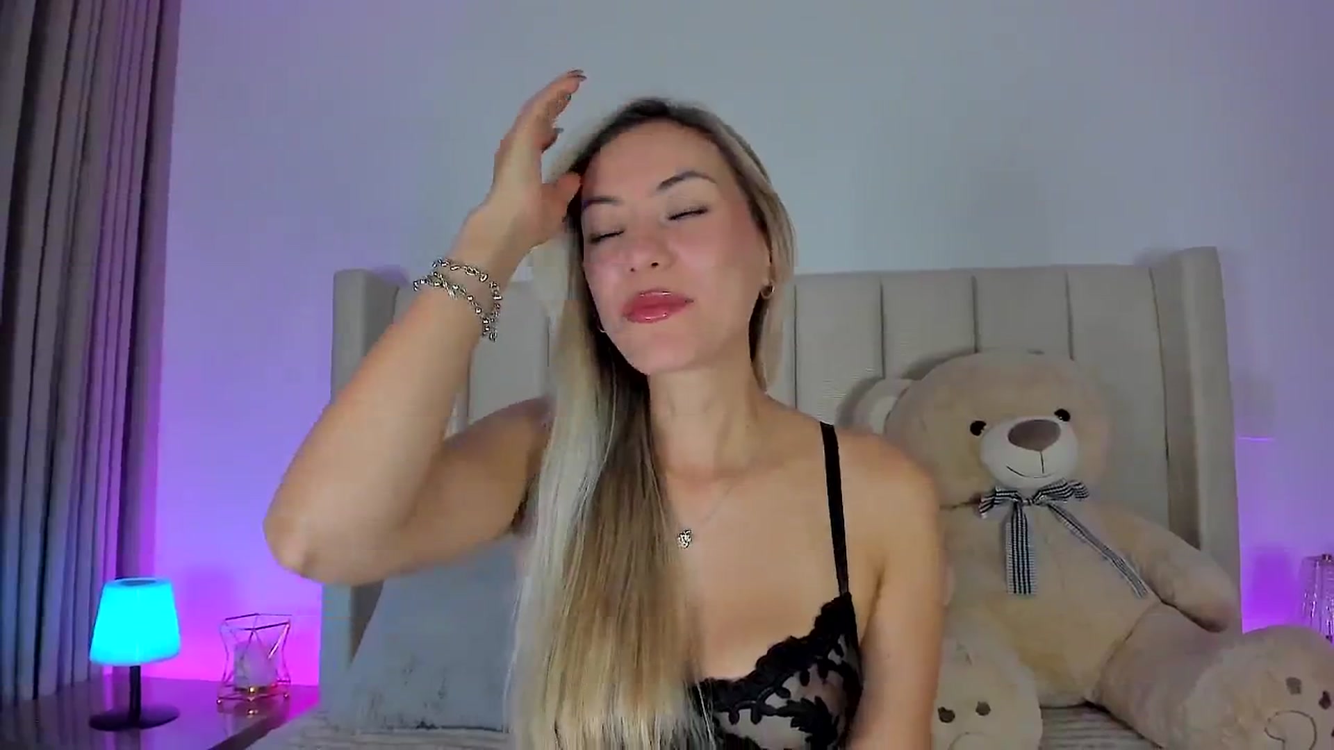 Gallery image thumbnail from SweetMar23's myfreecams stream on, 04/05/2026, 06:06 image 2 of 20