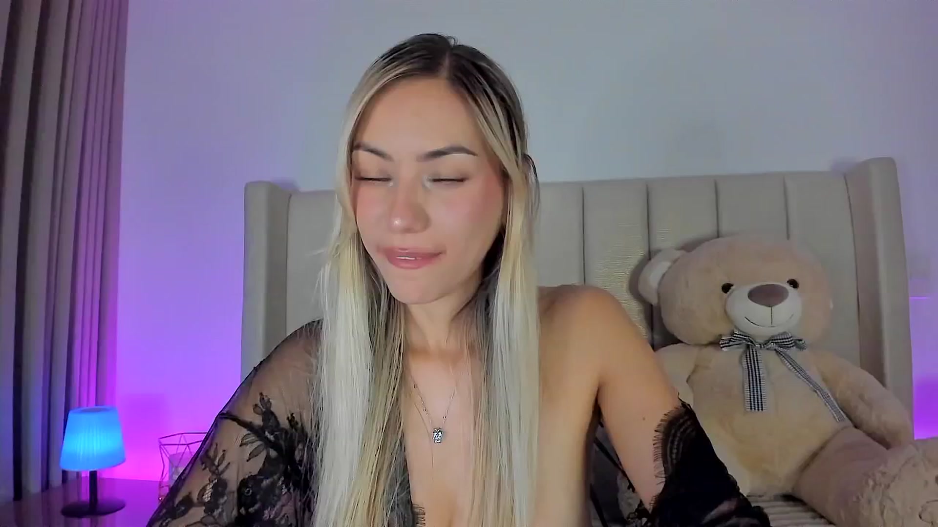 Gallery image thumbnail from SweetMar23's myfreecams stream on, 04/08/2026, 05:30 image 6 of 20