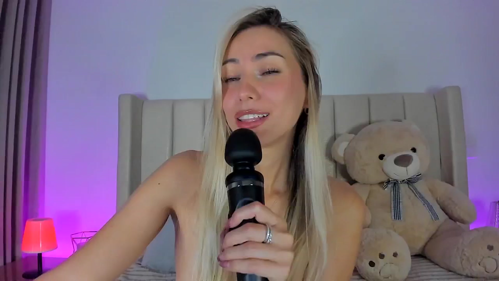 Gallery image thumbnail from SweetMar23's myfreecams stream on, 04/10/2026, 04:53 image 18 of 20