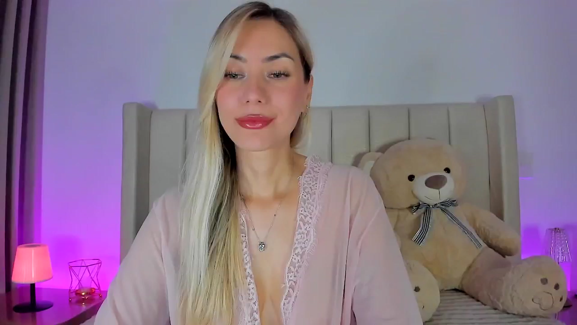 Gallery image thumbnail from SweetMar23's myfreecams stream on, 04/14/2026, 03:57 image 3 of 20