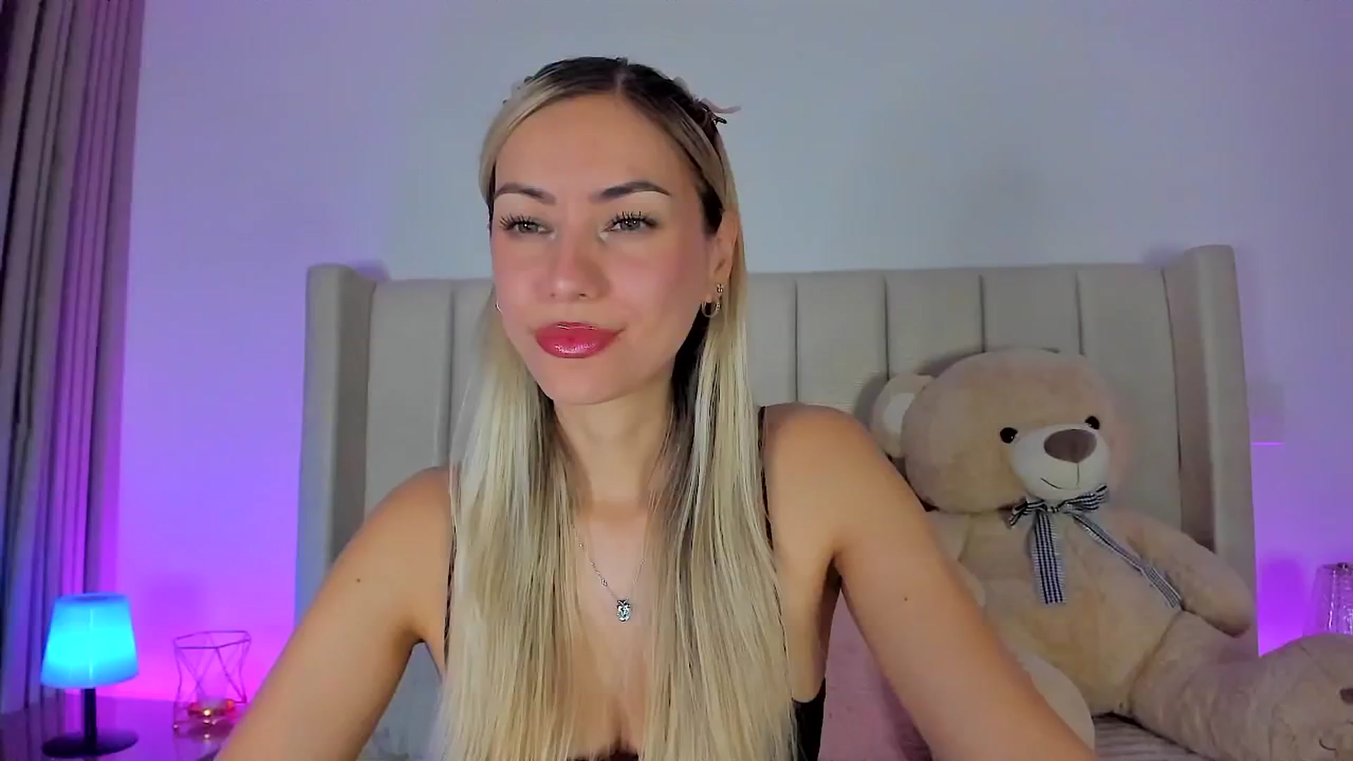 Gallery image thumbnail from SweetMar23's myfreecams stream on, 04/15/2026, 04:41 image 2 of 20