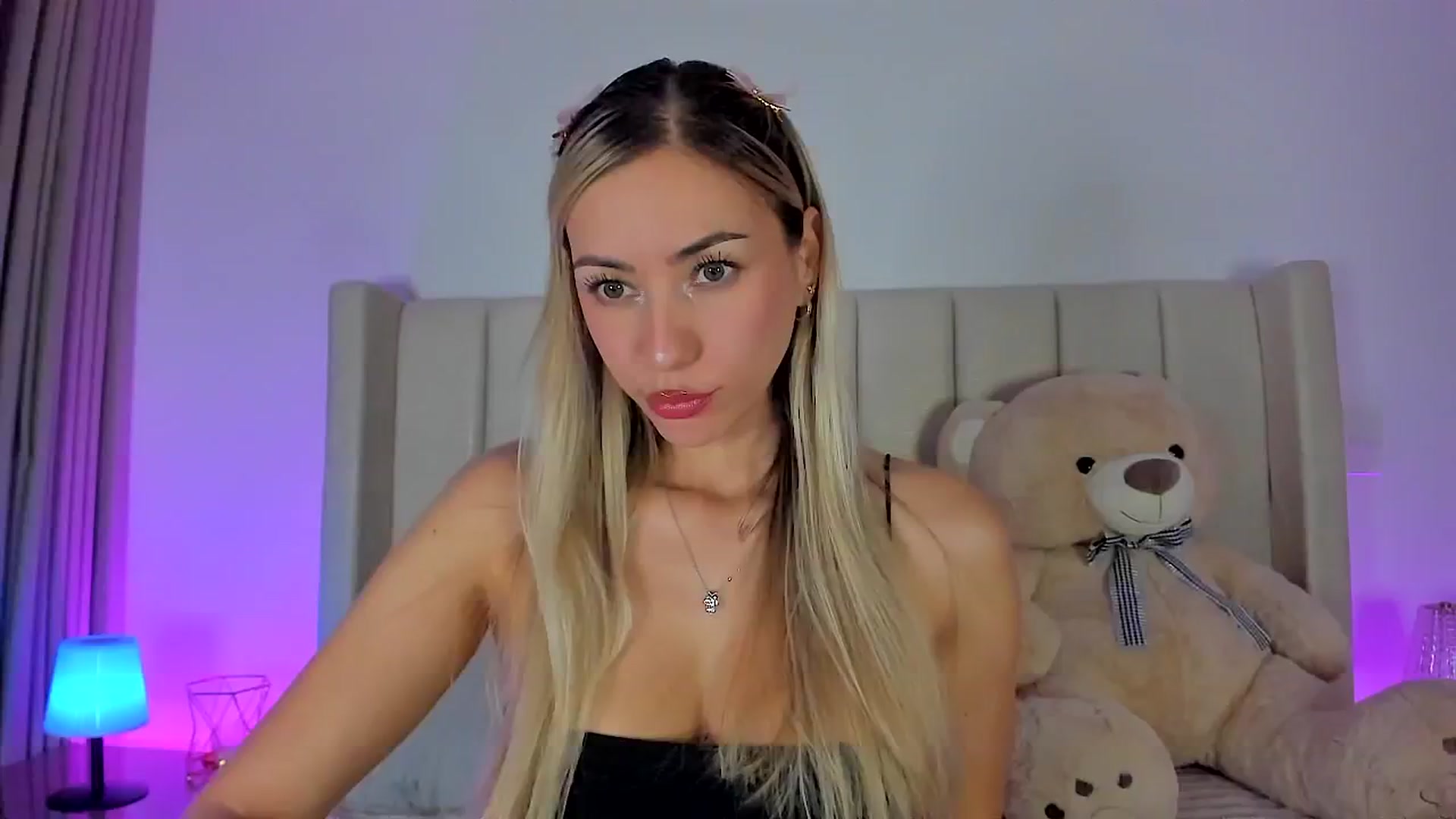 Gallery image thumbnail from SweetMar23's myfreecams stream on, 04/15/2026, 04:41 image 3 of 20