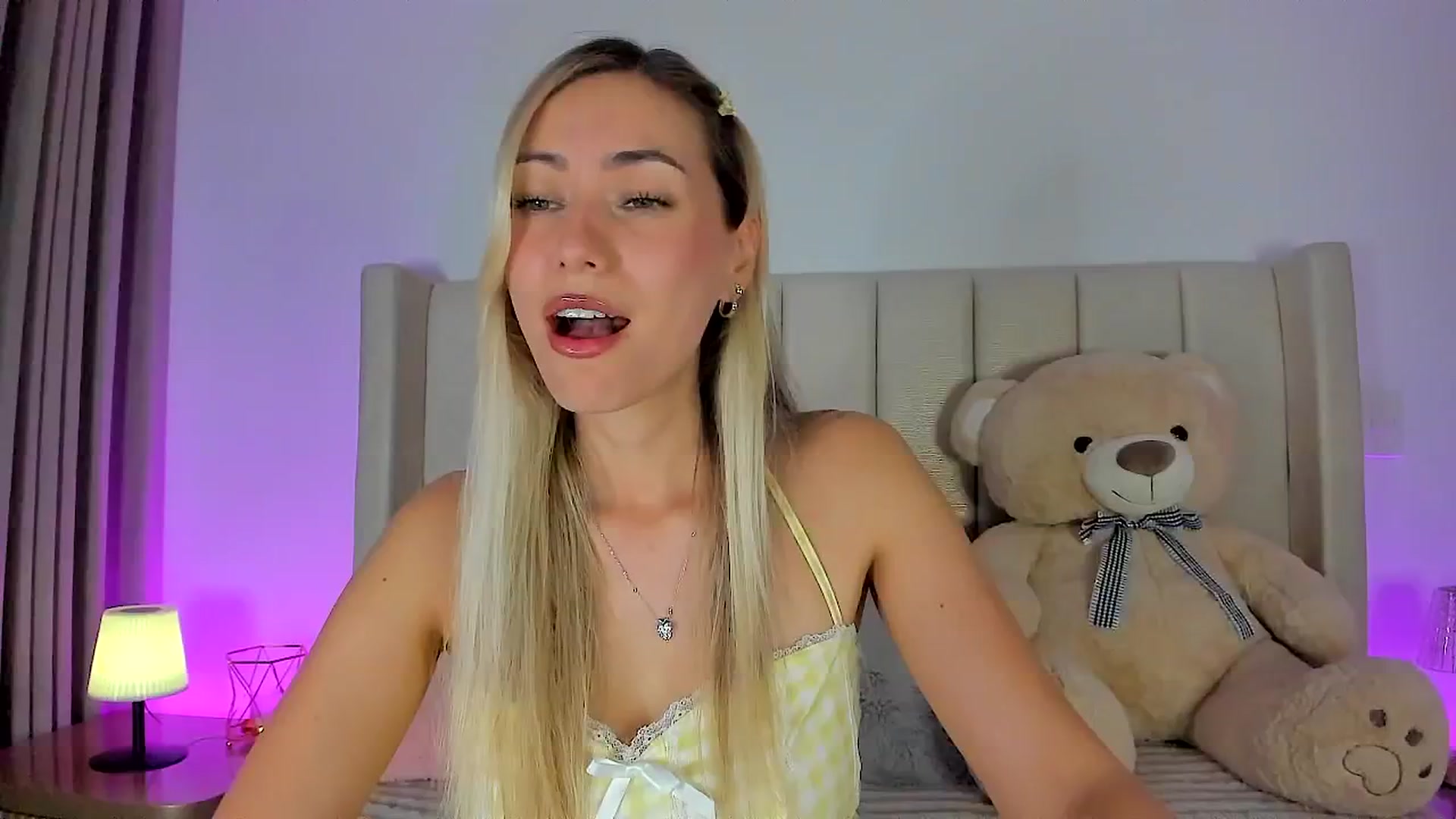 Gallery image thumbnail from SweetMar23's myfreecams stream on, 04/16/2026, 04:34 image 2 of 20