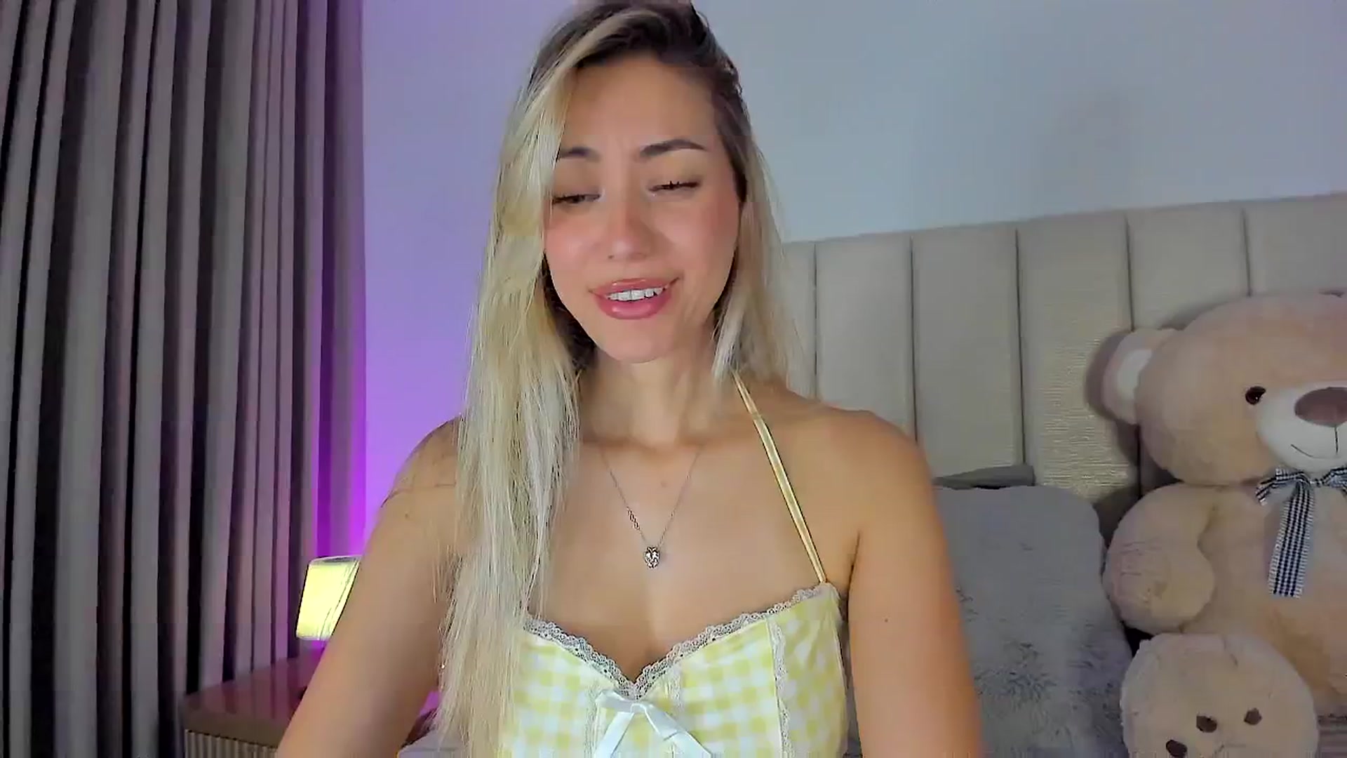 Gallery image thumbnail from SweetMar23's myfreecams stream on, 04/16/2026, 04:34 image 16 of 20