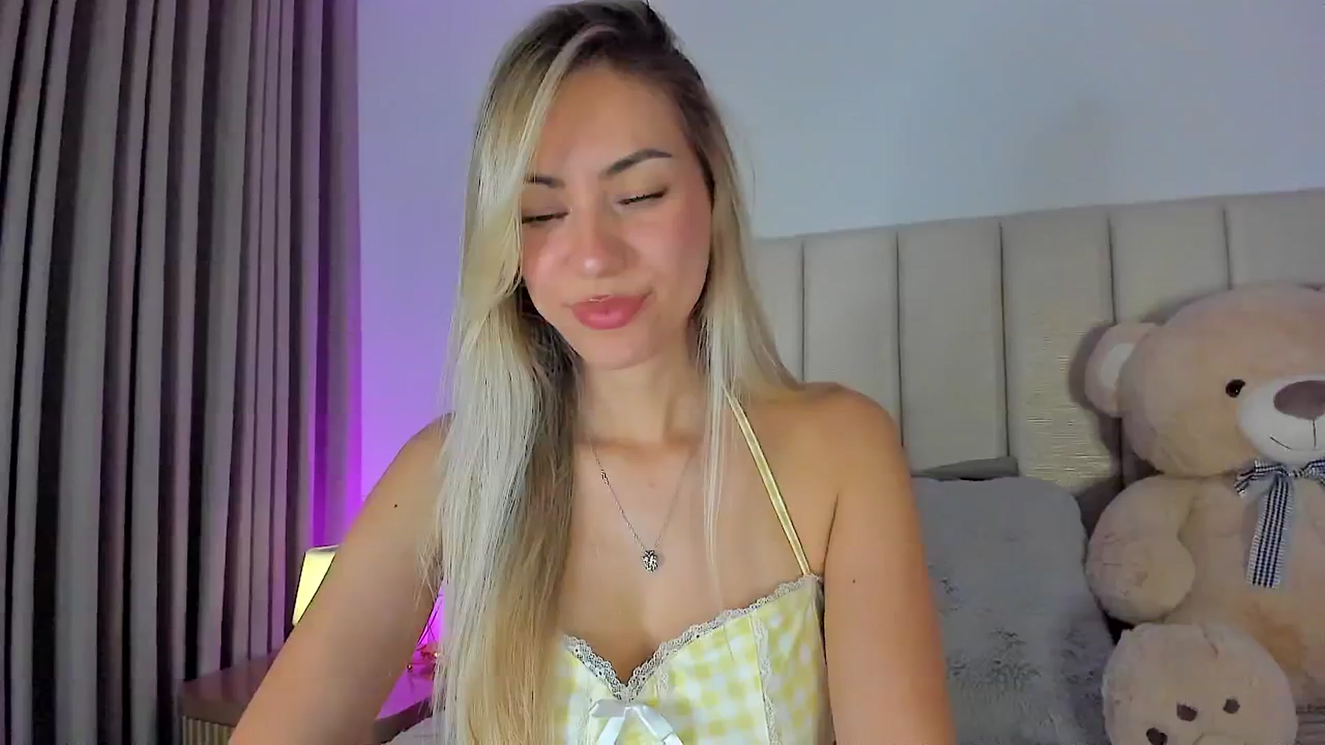 Gallery image thumbnail from SweetMar23's myfreecams stream on, 04/16/2026, 04:34 image 20 of 20