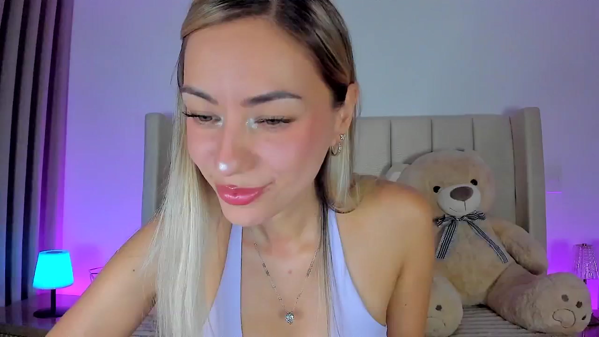 Gallery image thumbnail from SweetMar23's myfreecams stream on, 04/18/2026, 05:31 image 2 of 20