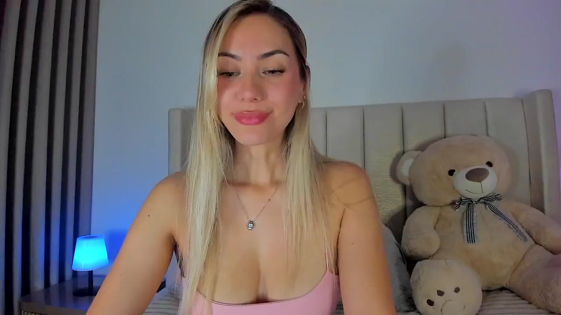 Gallery image thumbnail from SweetMar23's myfreecams stream on, 04/23/2026, 06:20 image 6 of 20