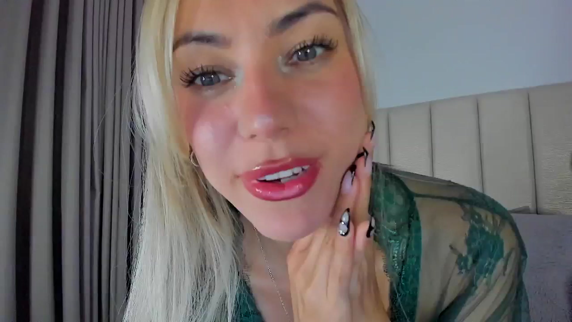 Gallery image thumbnail from SweetMar23's myfreecams stream on, 04/24/2026, 04:29 image 4 of 20