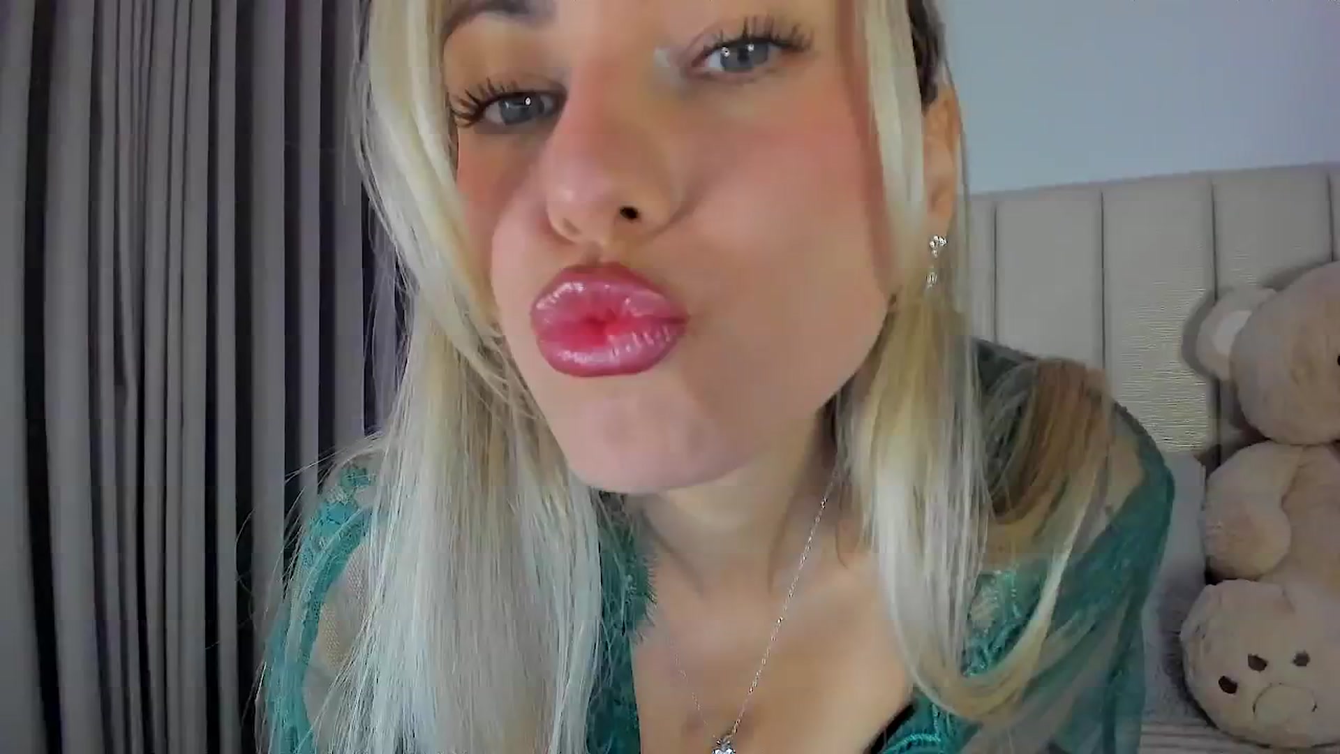 Gallery image thumbnail from SweetMar23's myfreecams stream on, 04/24/2026, 04:29 image 3 of 20