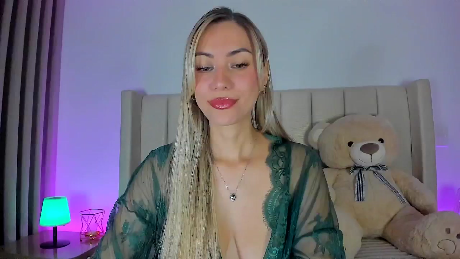 Gallery image thumbnail from SweetMar23's myfreecams stream on, 04/24/2026, 04:29 image 1 of 20