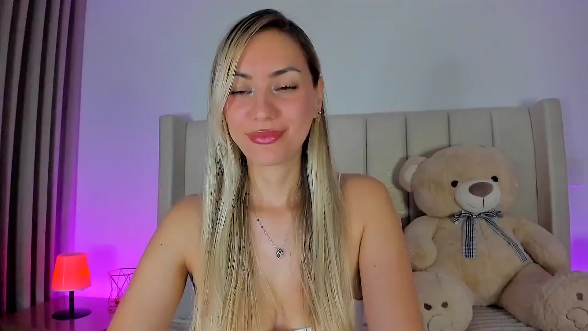 Gallery image thumbnail from SweetMar23's myfreecams stream on, 04/28/2026, 03:52 image 15 of 20