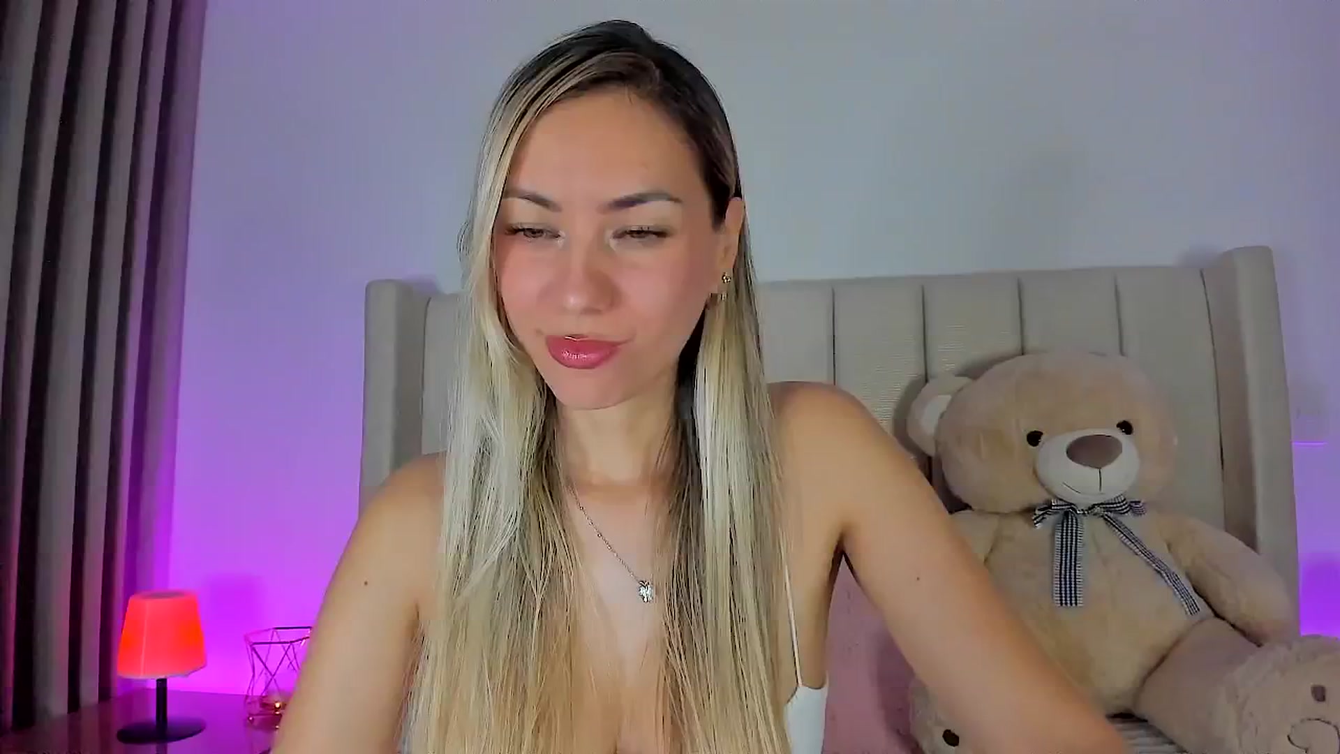 Gallery image thumbnail from SweetMar23's myfreecams stream on, 04/28/2026, 03:52 image 7 of 20