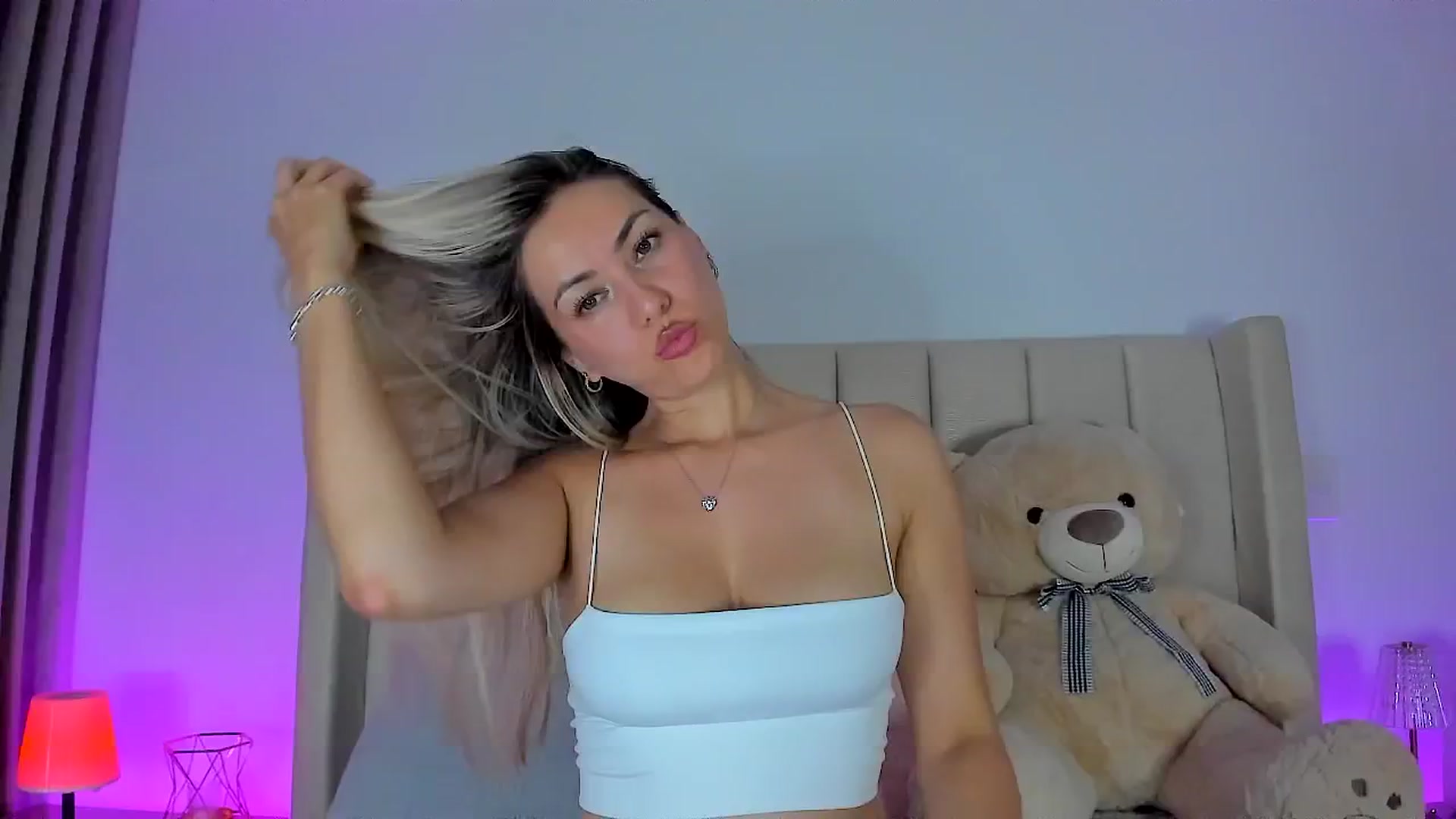 Gallery image thumbnail from SweetMar23's myfreecams stream on, 04/28/2026, 04:14 image 8 of 20