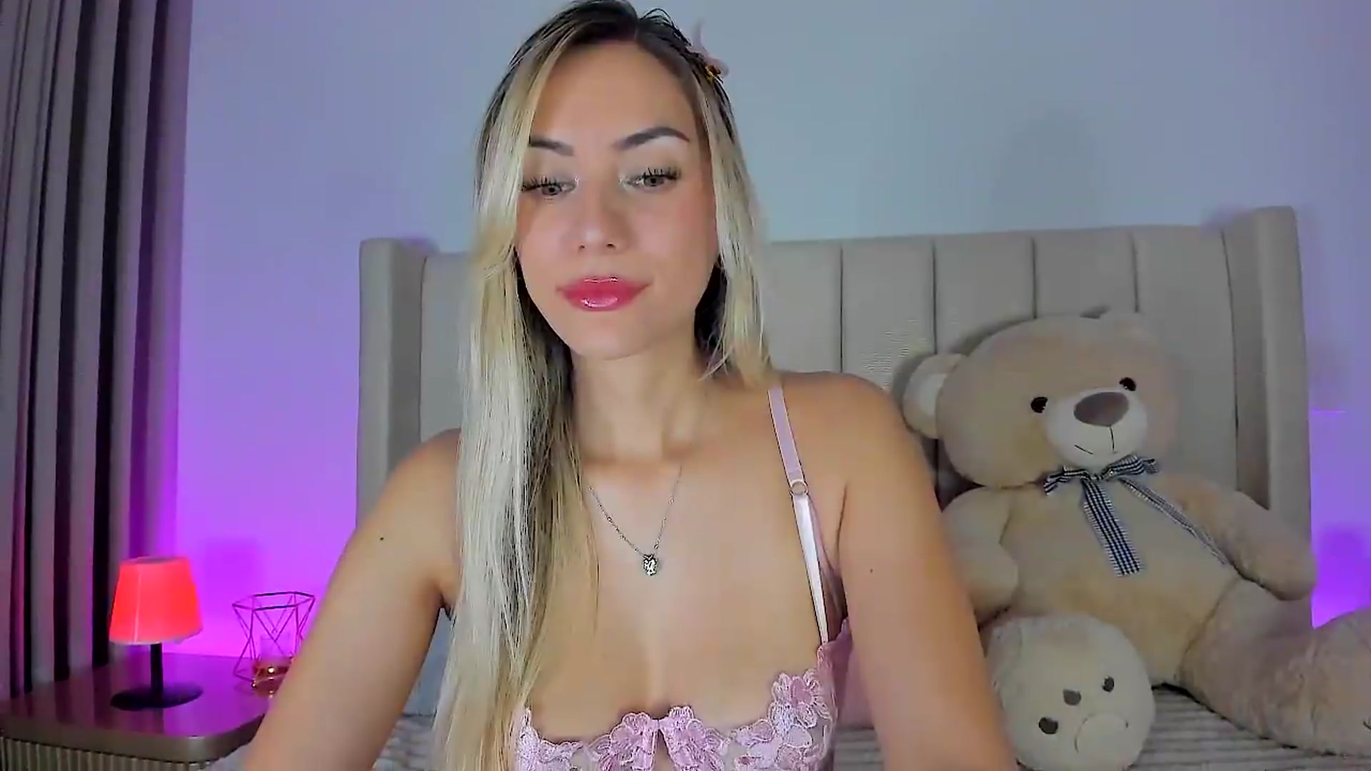 Gallery image thumbnail from SweetMar23's myfreecams stream on, 05/06/2026, 04:29 image 4 of 20