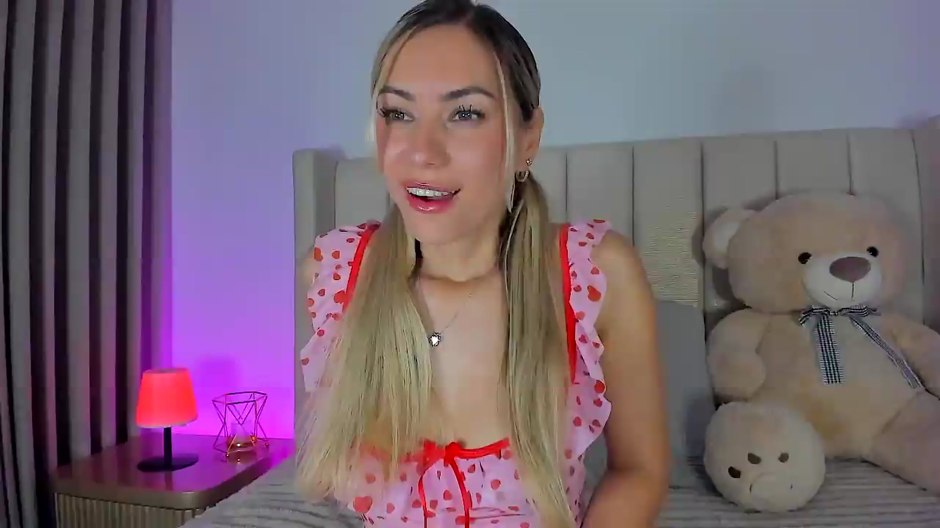 Gallery image thumbnail from SweetMar23's myfreecams stream on, 05/08/2026, 04:11 image 11 of 20