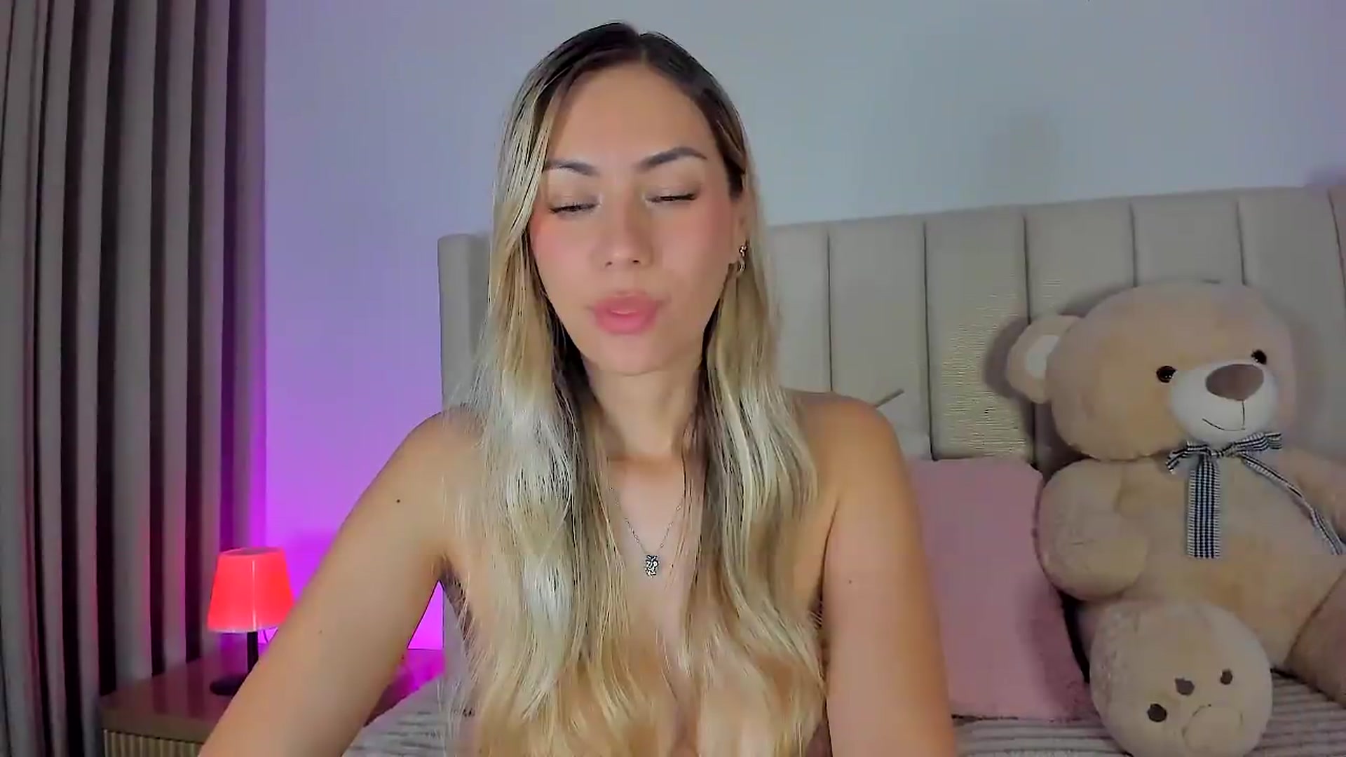 Gallery image thumbnail from SweetMar23's myfreecams stream on, 05/24/2026, 05:47 image 12 of 20