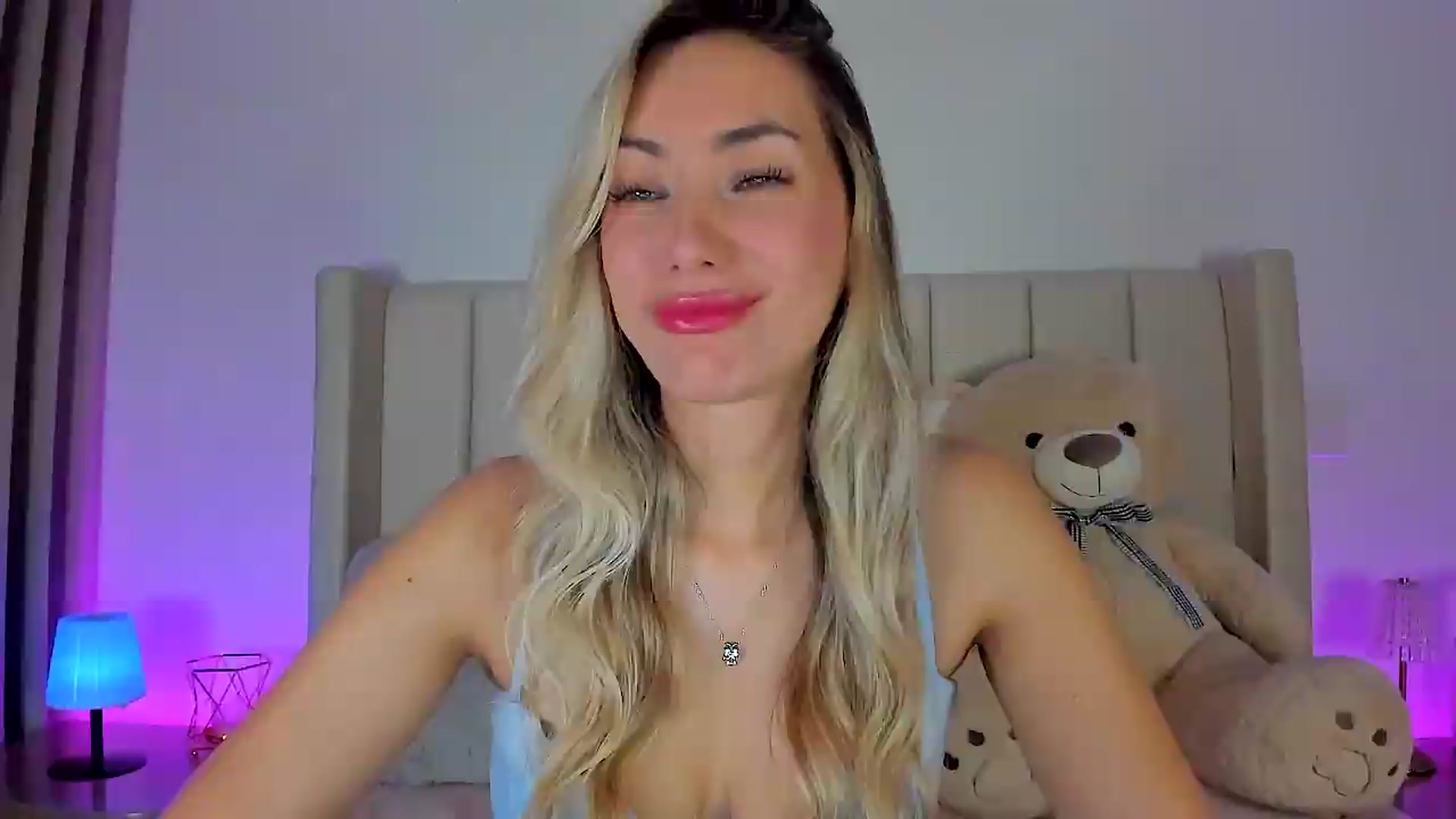 Gallery image thumbnail from SweetMar23's myfreecams stream on, 05/26/2026, 06:03 image 3 of 20