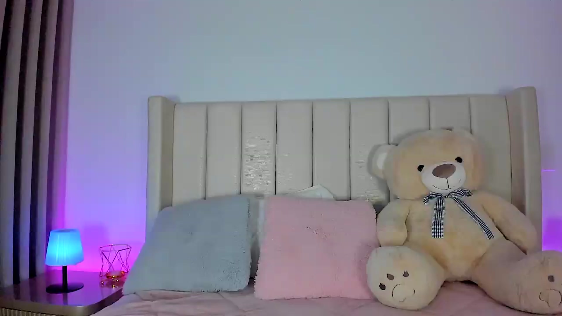 Gallery image thumbnail from SweetMar23's myfreecams stream on, 05/26/2026, 06:03 image 18 of 20