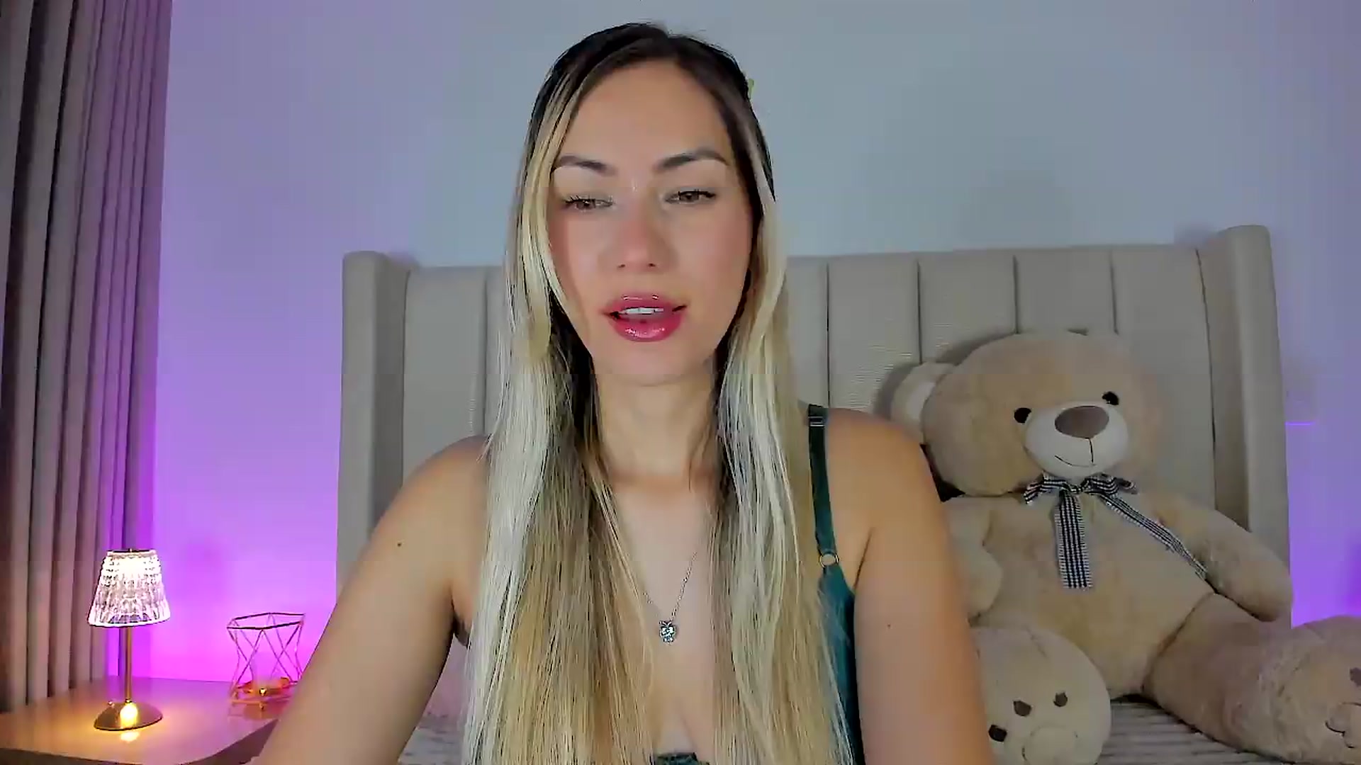 Gallery image thumbnail from SweetMar23's myfreecams stream on, 06/19/2026, 03:57 image 5 of 20