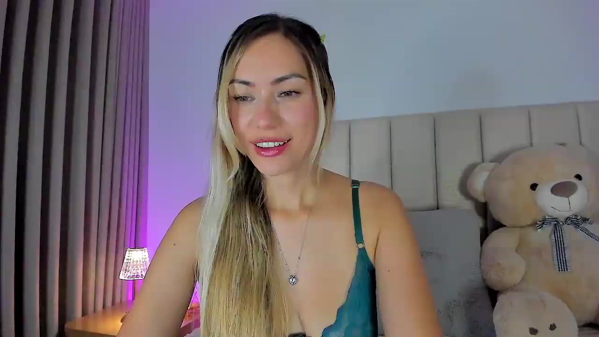 Gallery image thumbnail from SweetMar23's myfreecams stream on, 06/19/2026, 03:57 image 16 of 20