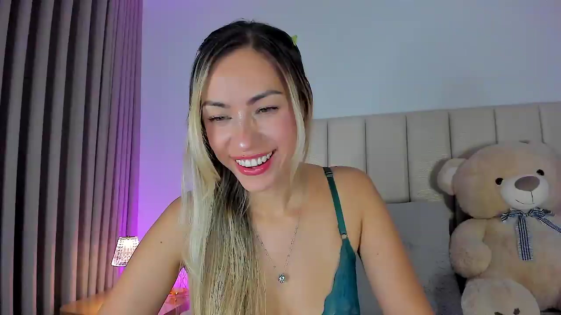 Gallery image thumbnail from SweetMar23's myfreecams stream on, 06/19/2026, 03:57 image 14 of 20