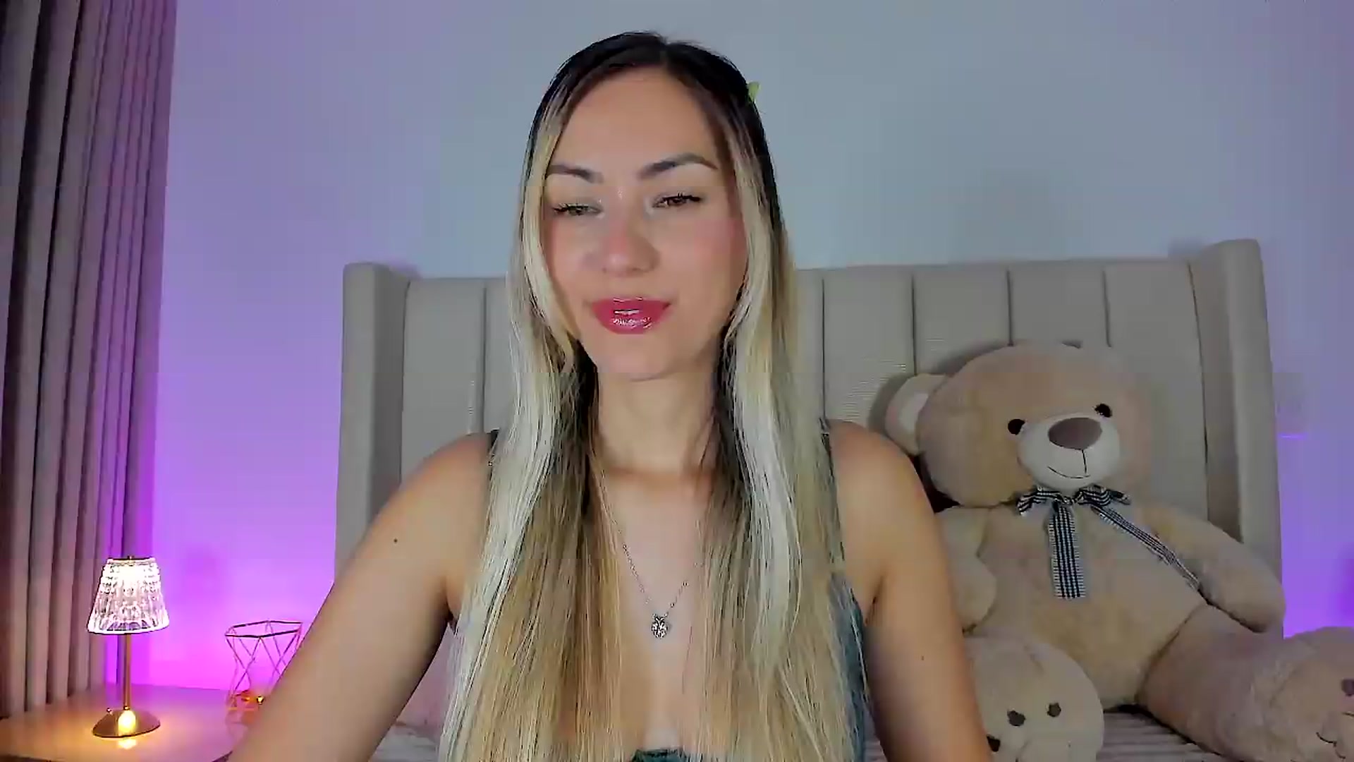 Gallery image thumbnail from SweetMar23's myfreecams stream on, 06/19/2026, 03:57 image 4 of 20