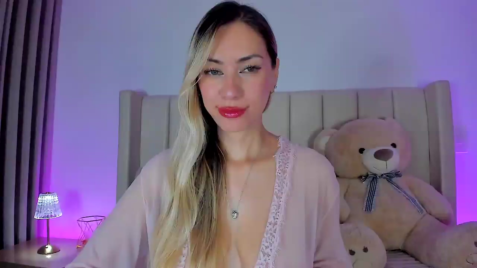 Gallery image thumbnail from SweetMar23's myfreecams stream on, 07/01/2026, 04:27 image 1 of 20