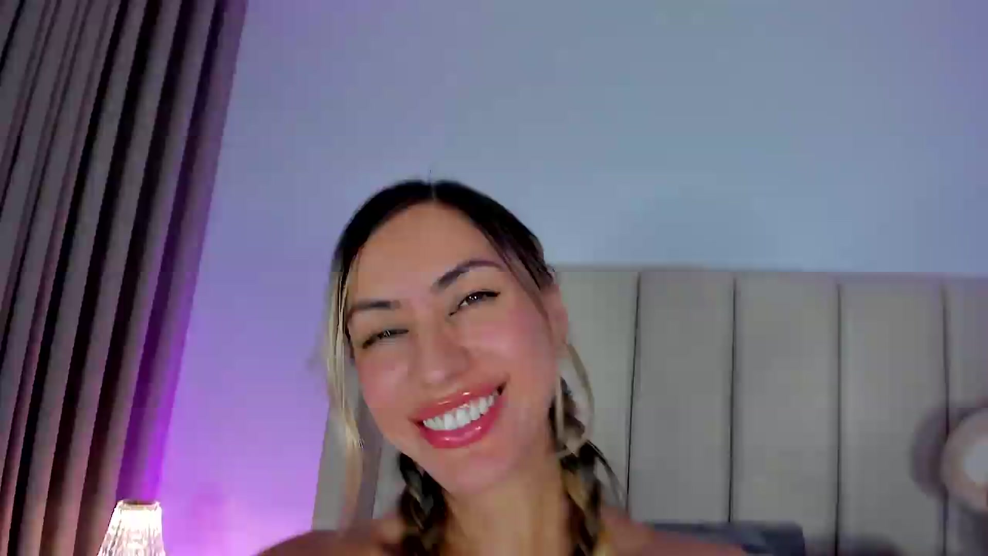 Gallery image thumbnail from SweetMar23's myfreecams stream on, 07/09/2026, 05:13 image 10 of 20