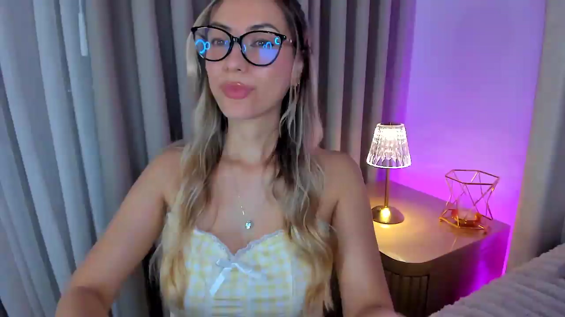Gallery image thumbnail from SweetMar23's myfreecams stream on, 07/10/2026, 03:27 image 9 of 20