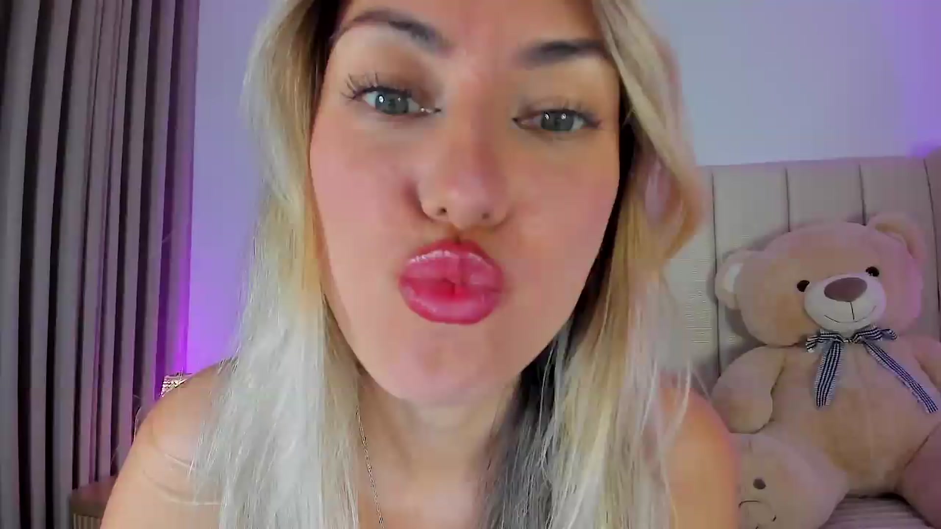 Gallery image thumbnail from SweetMar23's myfreecams stream on, 07/18/2026, 04:16 image 7 of 20