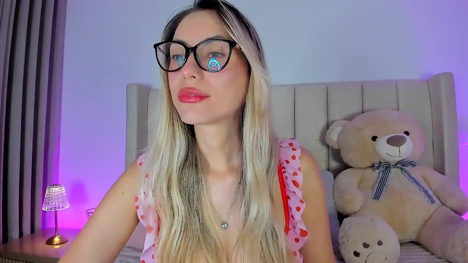 Gallery image thumbnail from SweetMar23's myfreecams stream on, 07/19/2026, 04:02 image 13 of 20