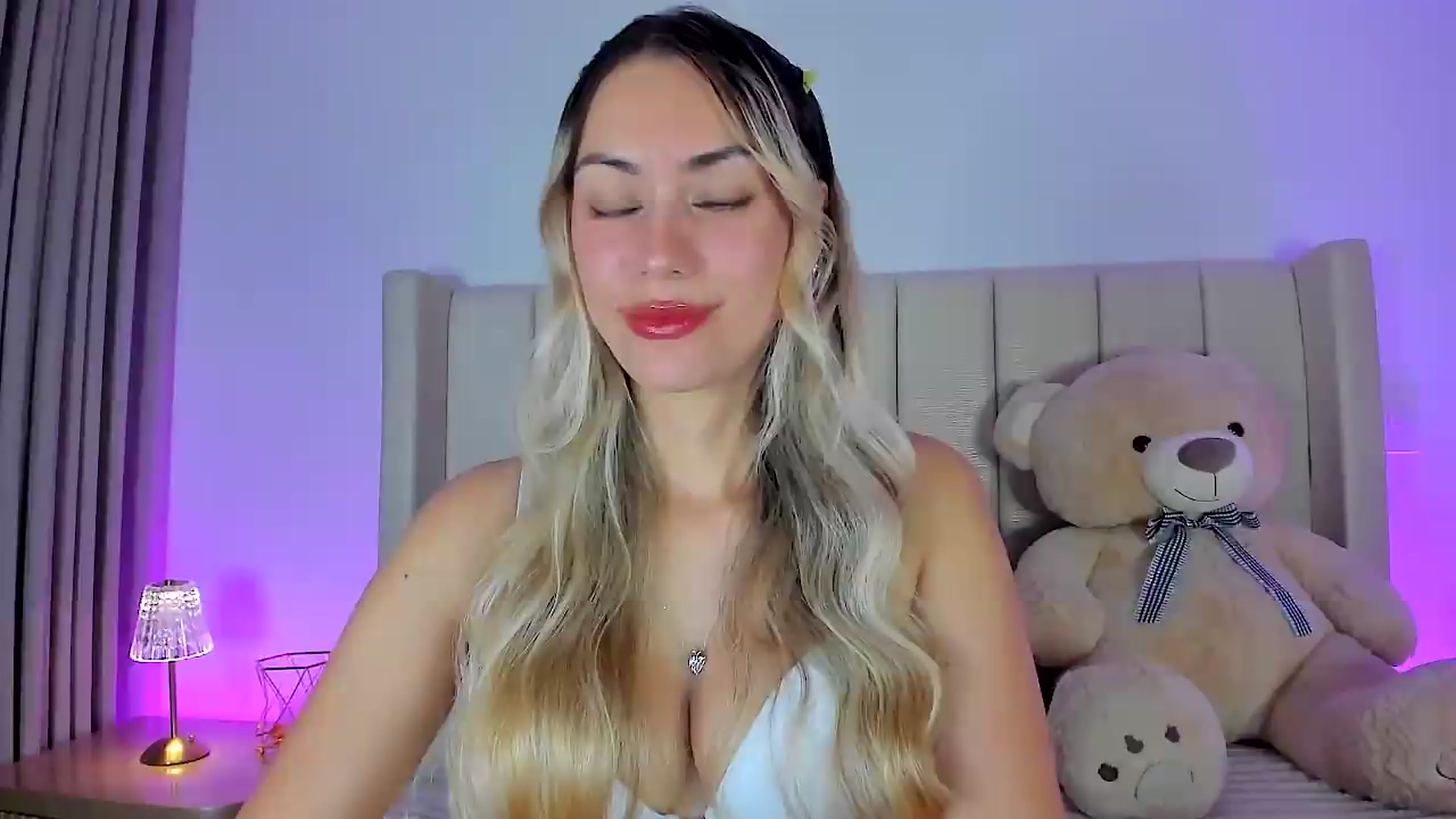 Gallery image thumbnail from SweetMar23's myfreecams stream on, 07/21/2026, 03:14 image 1 of 20