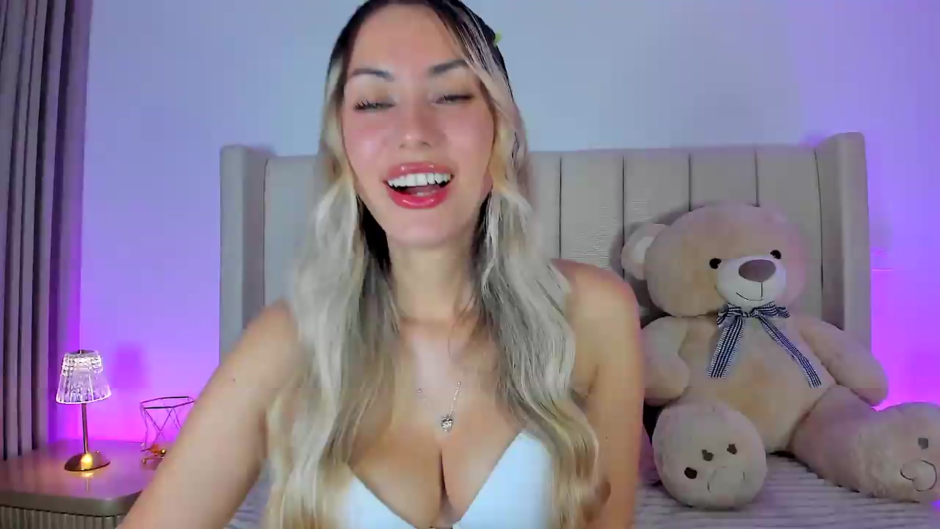 Gallery image thumbnail from SweetMar23's myfreecams stream on, 07/21/2026, 03:14 image 18 of 20