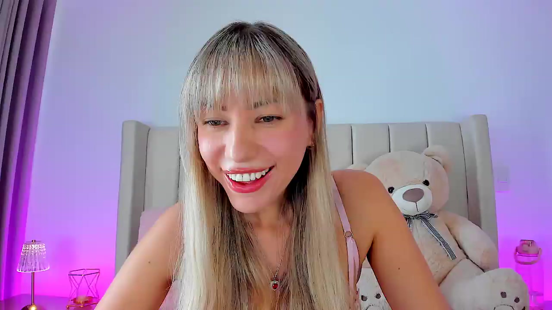 Gallery image thumbnail from SweetMar23's myfreecams stream on, 08/18/2026, 20:13 image 1 of 20