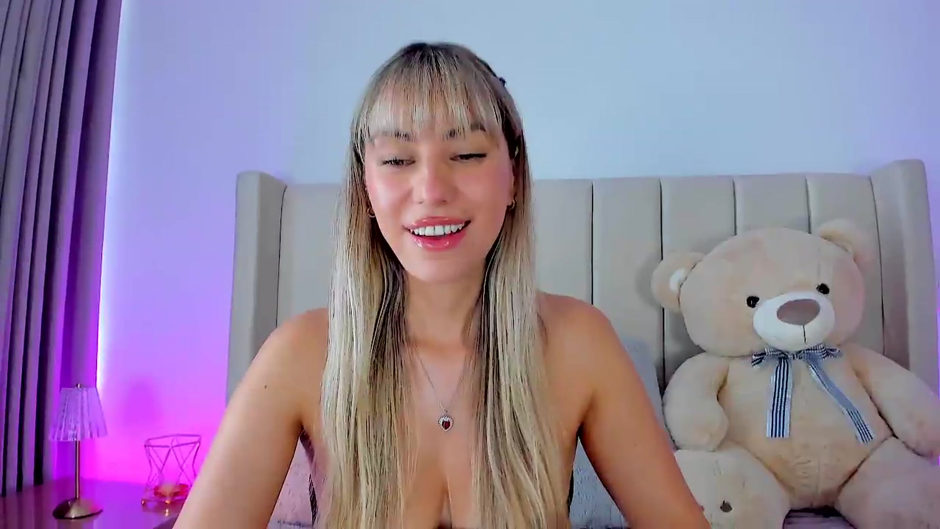 Gallery image thumbnail from SweetMar23's myfreecams stream on, 08/21/2026, 19:43 image 3 of 20