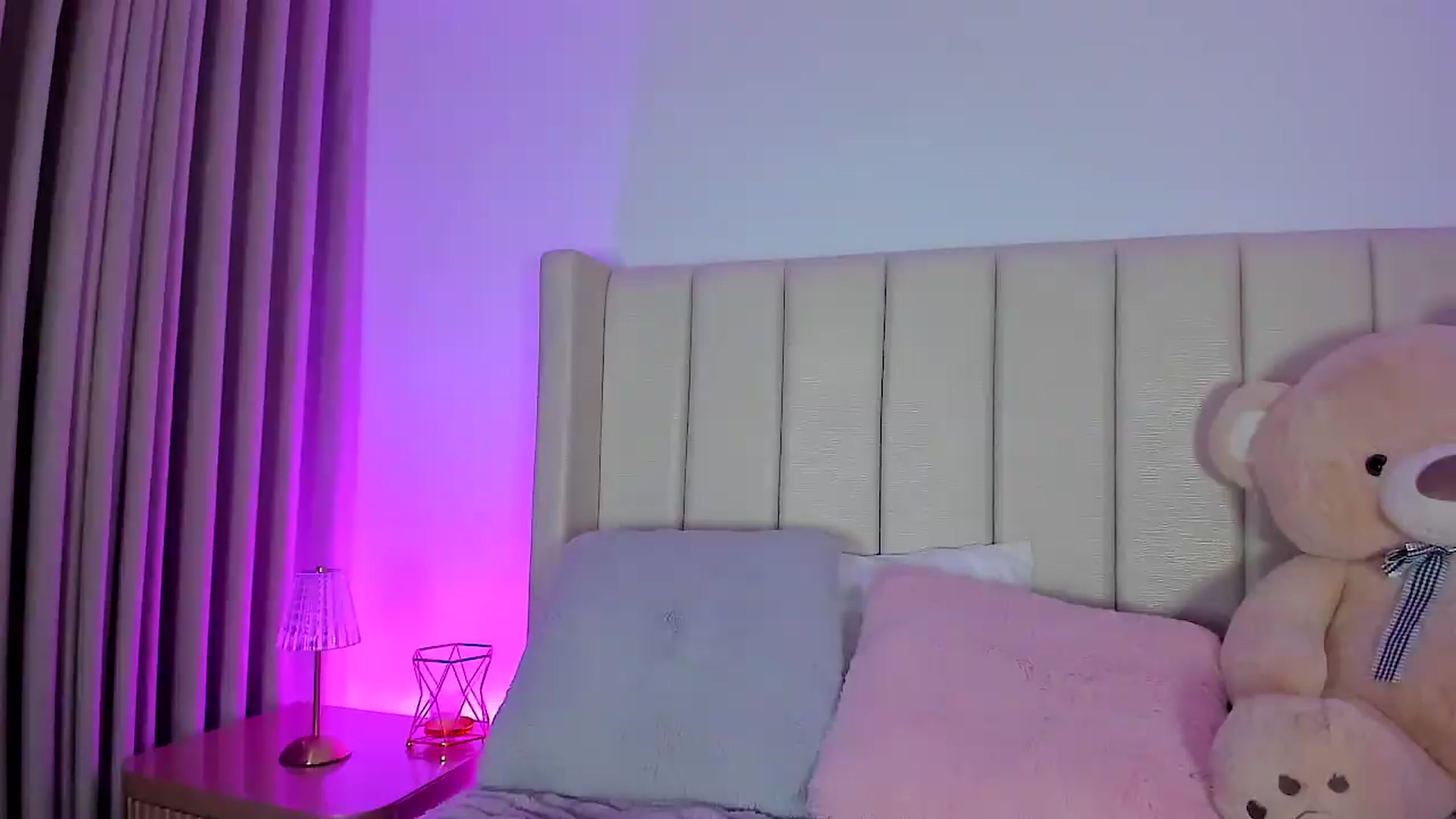 Gallery image thumbnail from SweetMar23's myfreecams stream on, 08/24/2026, 24:54 image 16 of 20