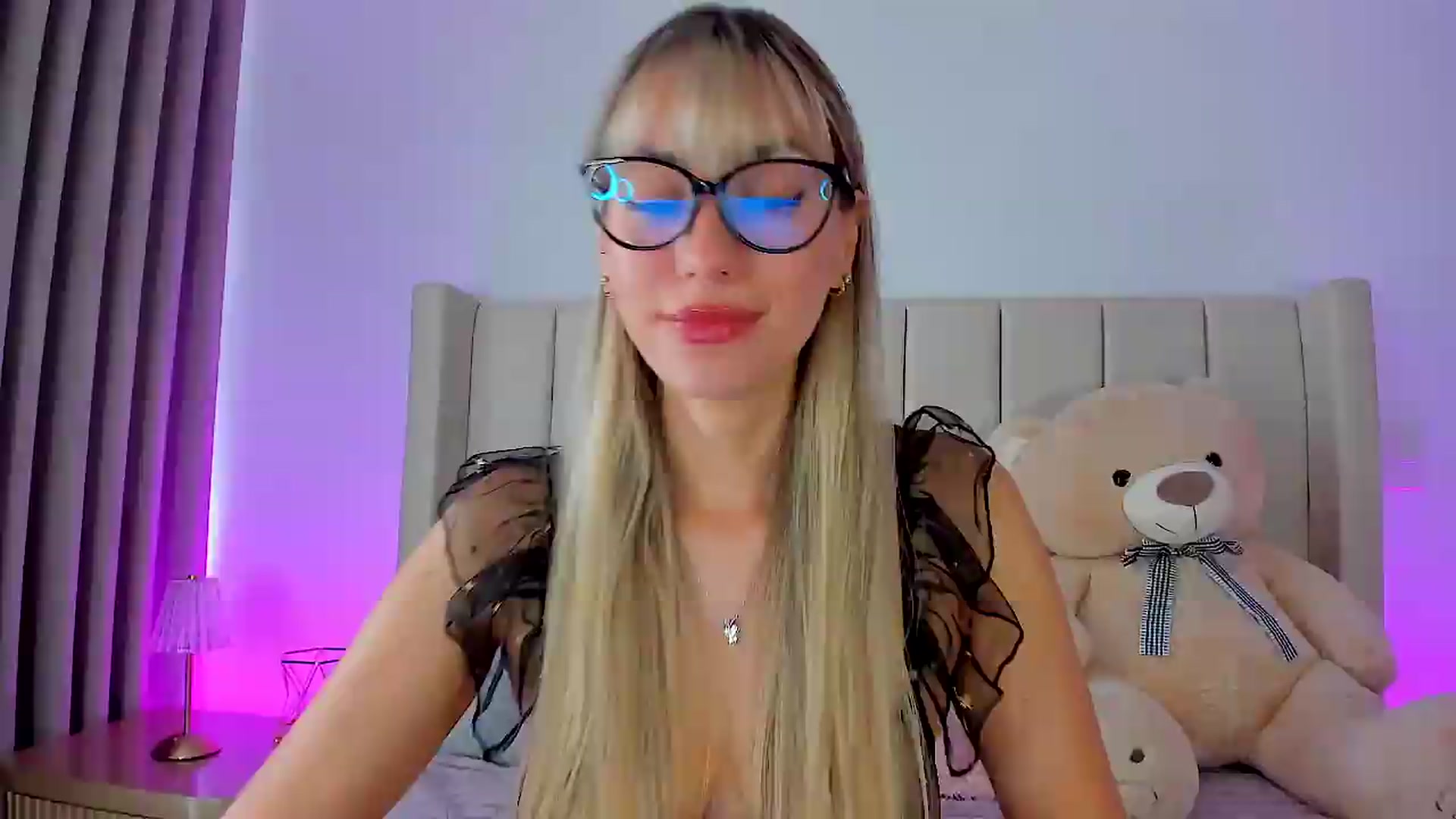 Gallery image thumbnail from SweetMar23's myfreecams stream on, 08/25/2026, 19:21 image 3 of 20