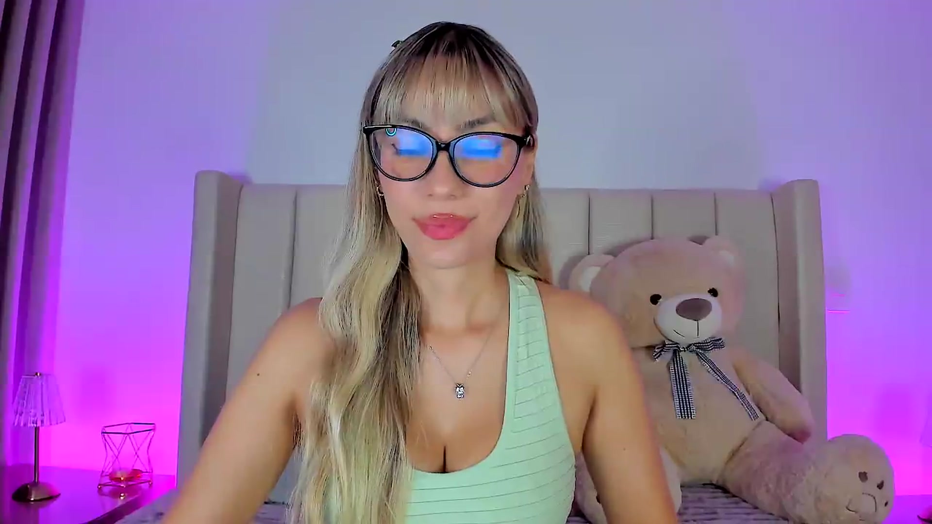 Gallery image thumbnail from SweetMar23's myfreecams stream on, 08/28/2026, 02:57 image 6 of 20