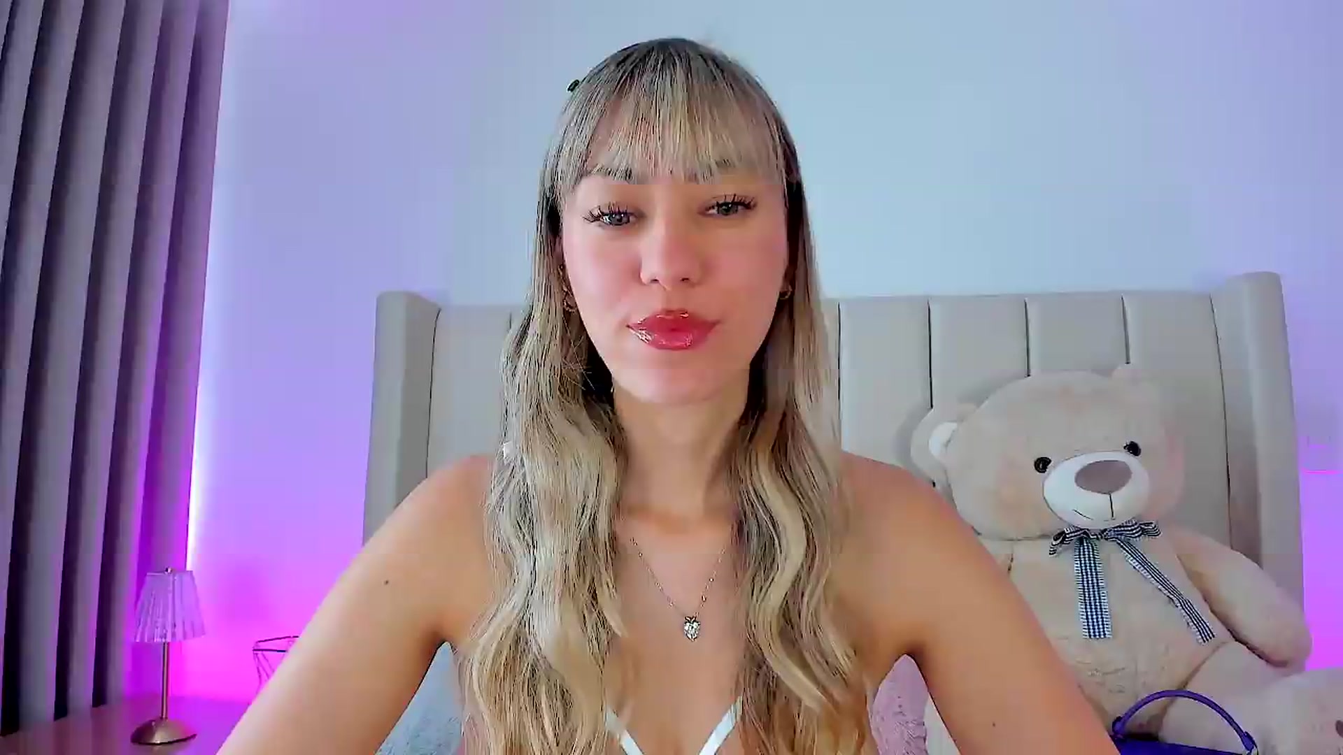 Gallery image thumbnail from SweetMar23's myfreecams stream on, 08/28/2026, 18:23 image 1 of 20