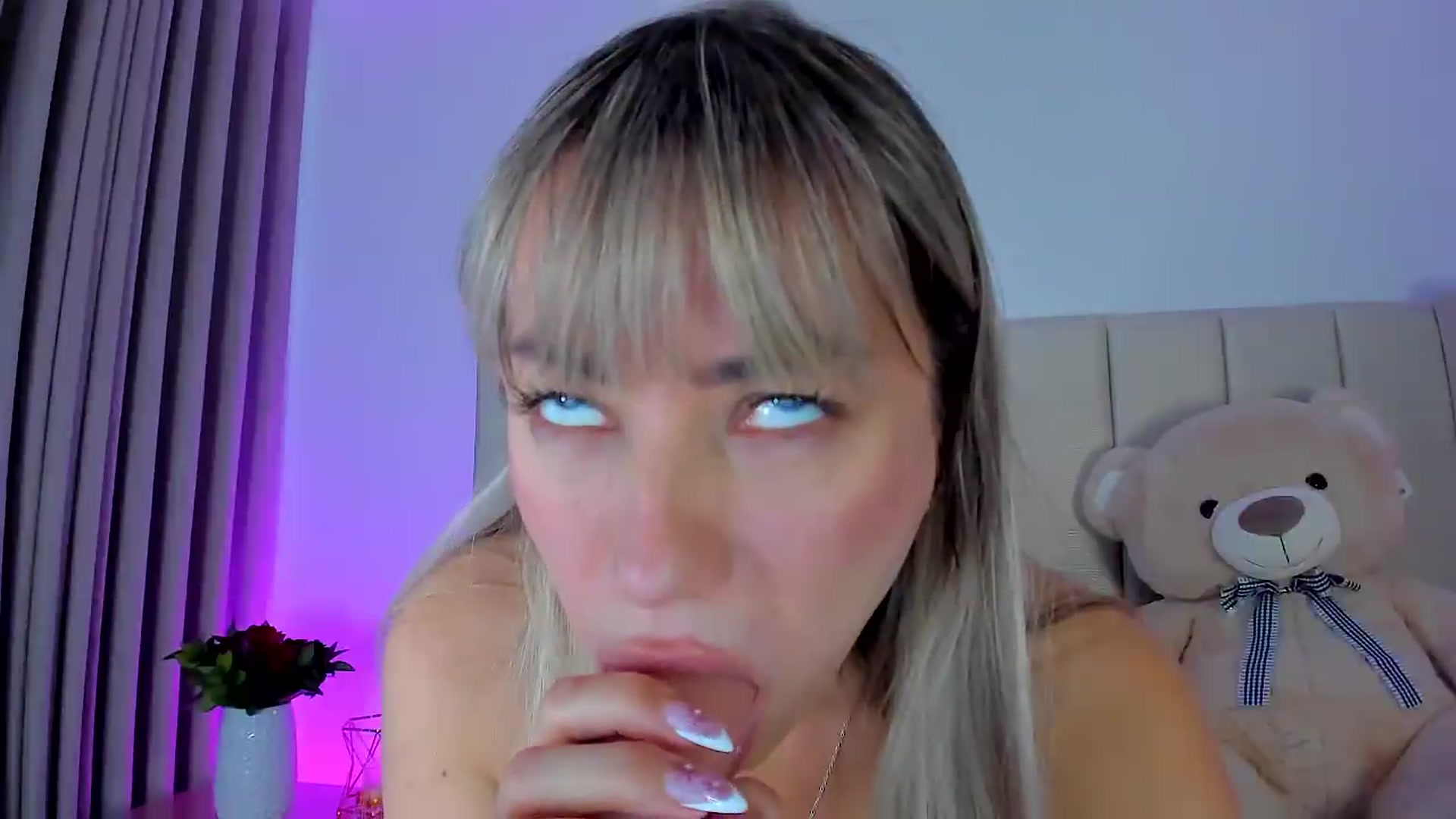 Gallery image thumbnail from SweetMar23's myfreecams stream on, 09/07/2026, 15:36 image 15 of 20