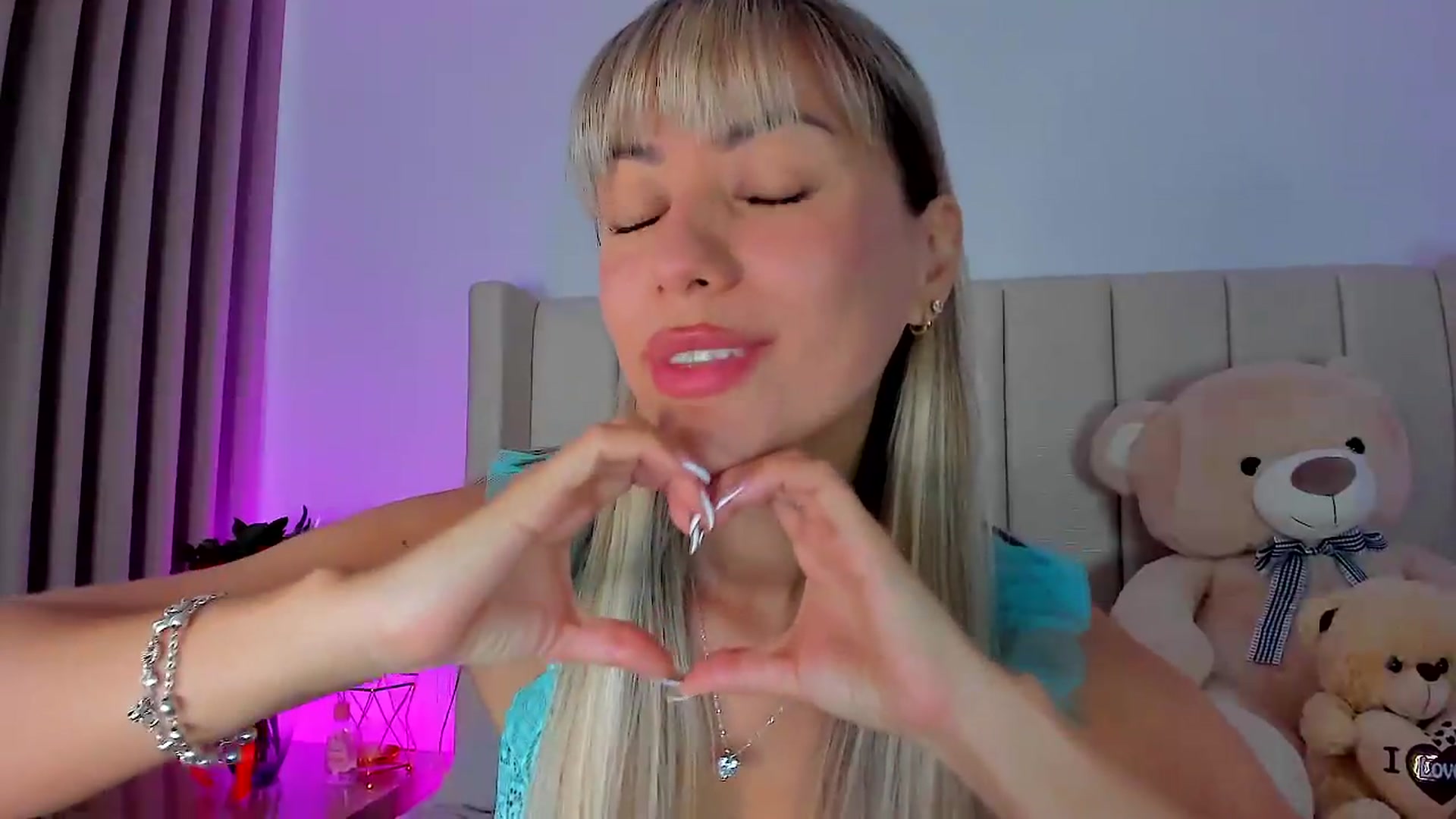 Gallery image thumbnail from SweetMar23's myfreecams stream on, 09/08/2026, 15:39 image 4 of 20